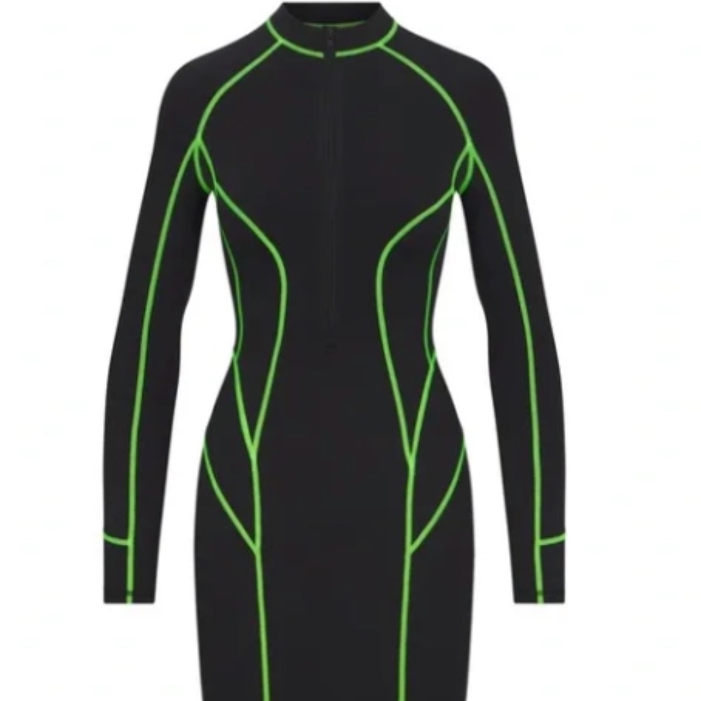 SKIMS MOTO CONTOUR MOCK NECK DRESS (S)